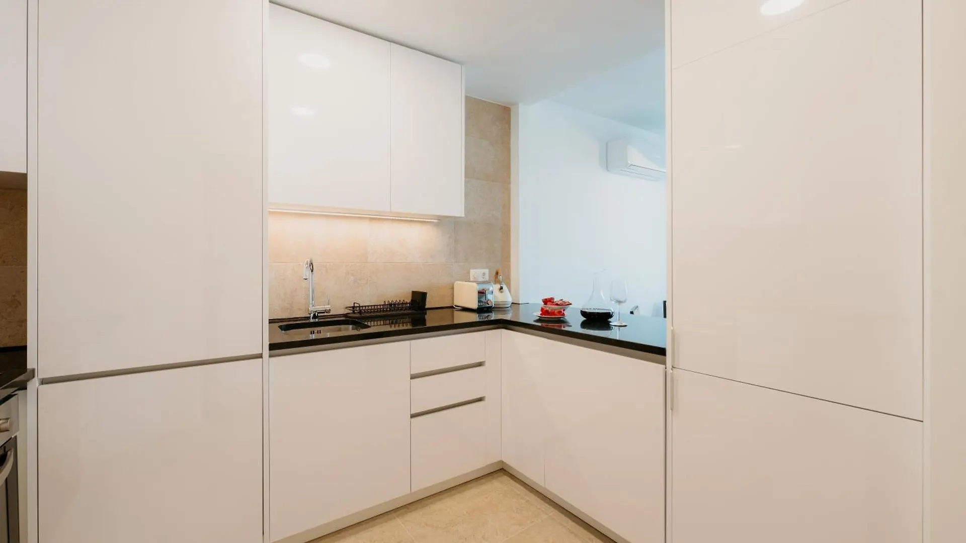 Mary Pink - No 3C - Sublime Two-Bedroom Apartment Lisbon 0*,