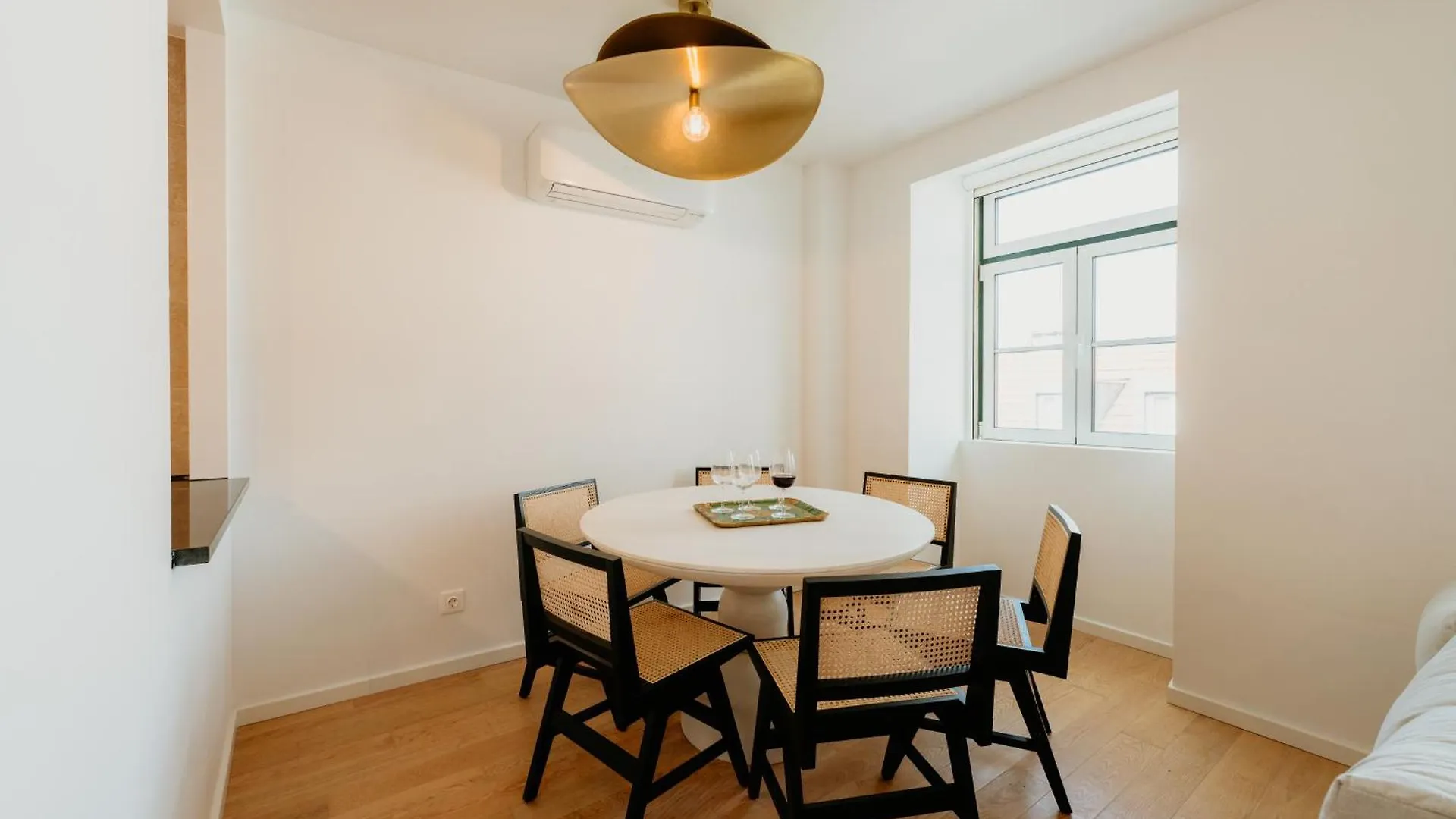 Mary Pink - No 3C - Sublime Two-Bedroom Apartment Lisbon 0*,